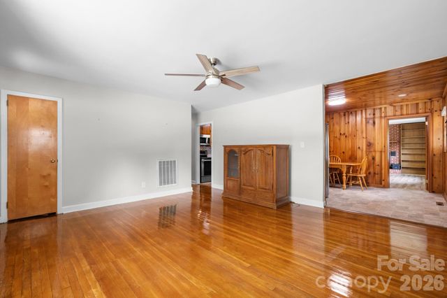704 4th Street SW, Conover, NC 28613