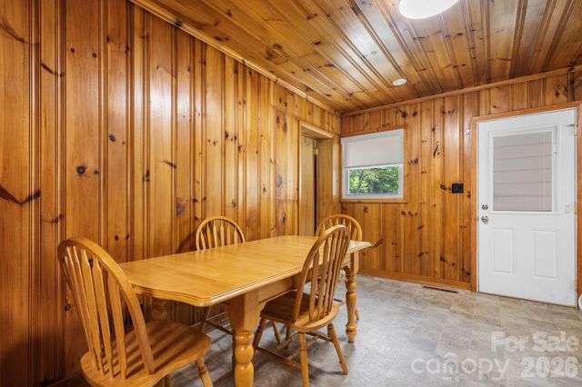 704 4th Street SW, Conover, NC 28613
