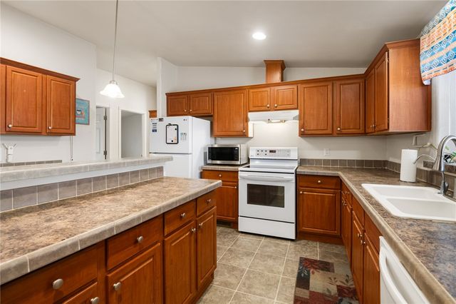 7125 W Agua Fria Drive, Golden Valley, AZ 86413