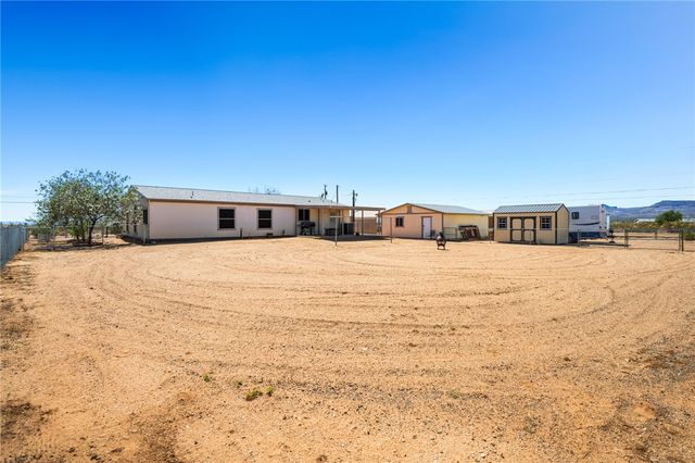 7125 W Agua Fria Drive, Golden Valley, AZ 86413