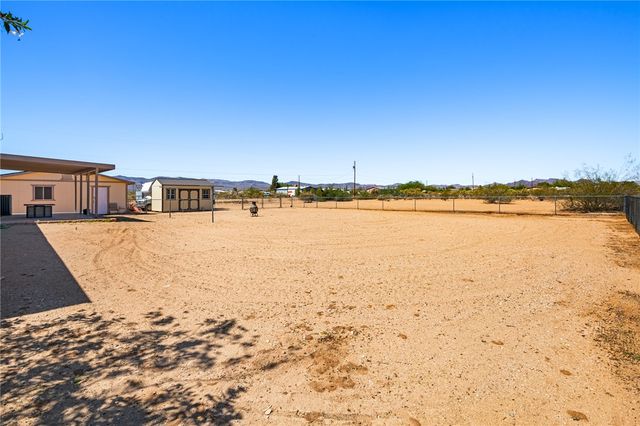 7125 W Agua Fria Drive, Golden Valley, AZ 86413