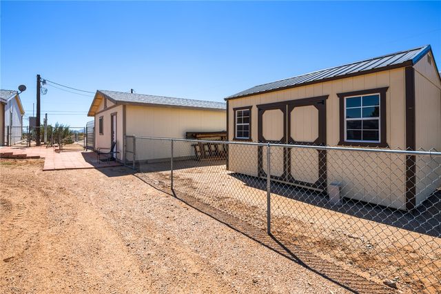 7125 W Agua Fria Drive, Golden Valley, AZ 86413