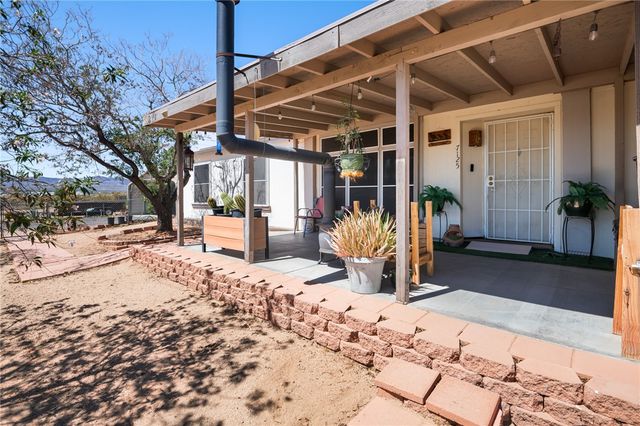 7125 W Agua Fria Drive, Golden Valley, AZ 86413