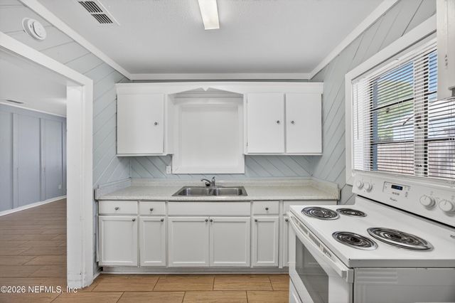 2960 W 10TH Street, Jacksonville, FL 32254