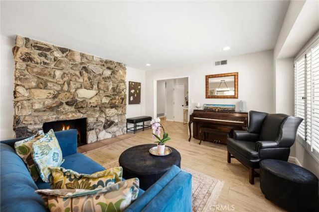 698 Wellesley, Claremont, CA 91711