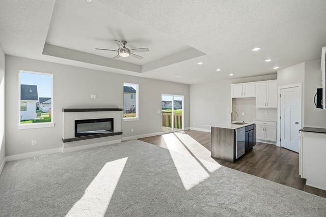 14242 Northpark Drive, Urbandale, IA 50323