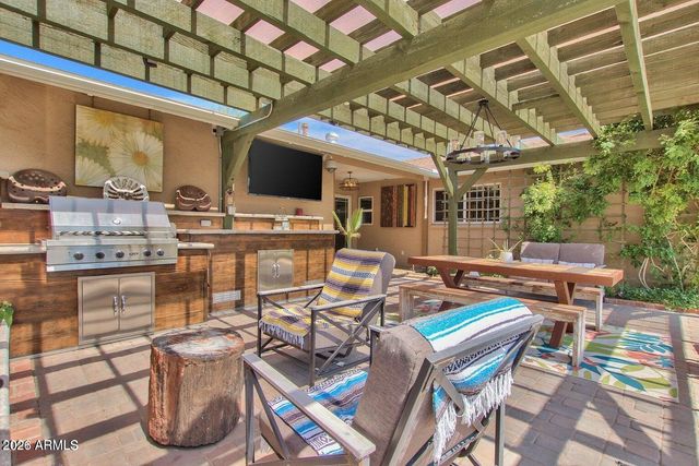 6621 E 4TH Street, Scottsdale, AZ 85251