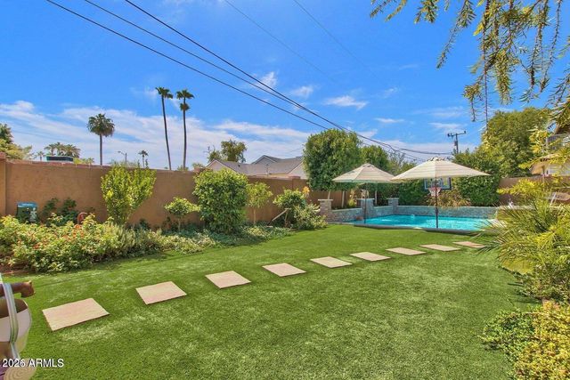 6621 E 4TH Street, Scottsdale, AZ 85251