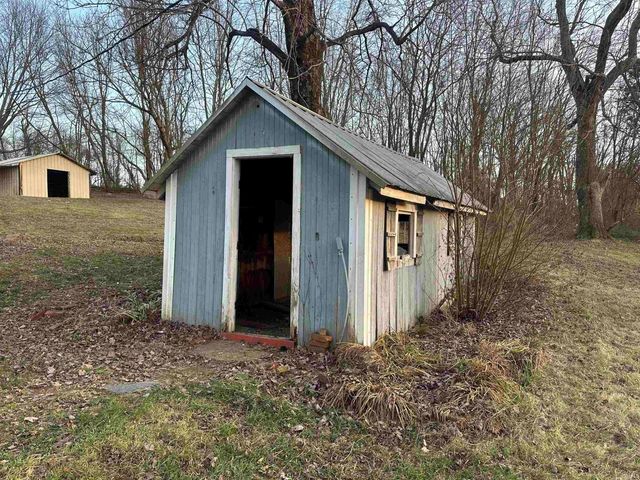 7685 N Cr 550 E, Grandview, IN 47615