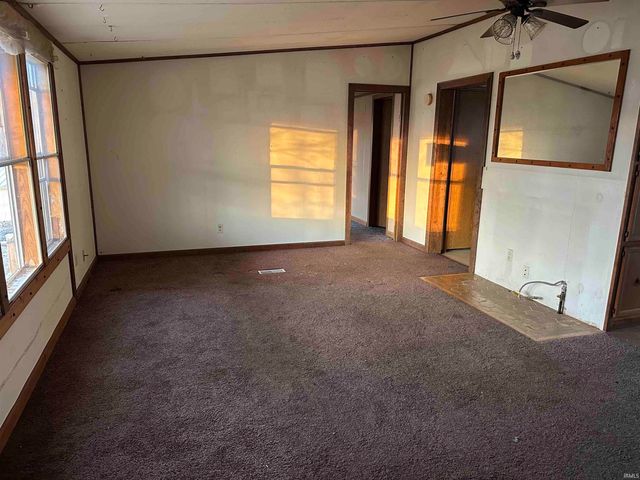 7685 N Cr 550 E, Grandview, IN 47615