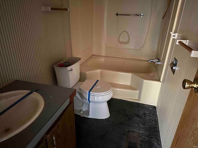 7685 N Cr 550 E, Grandview, IN 47615