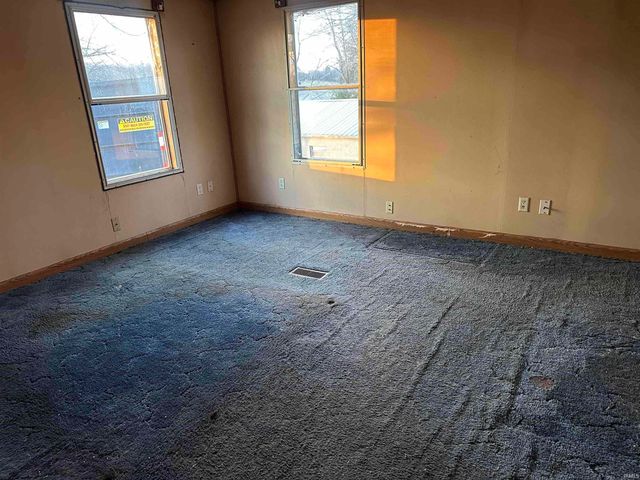 7685 N Cr 550 E, Grandview, IN 47615