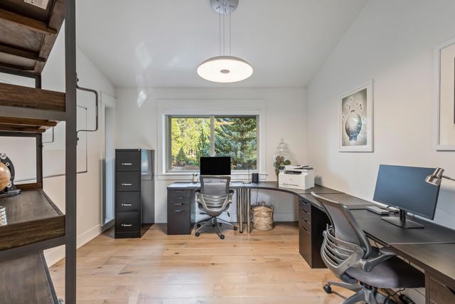 60755 Currant Way, Bend, OR 97702