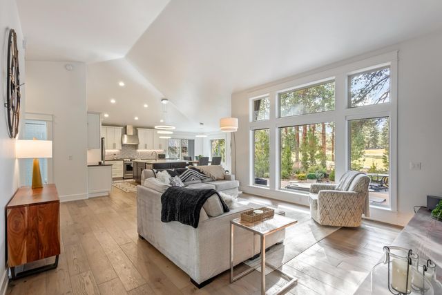 60755 Currant Way, Bend, OR 97702