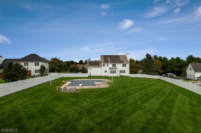 17 Woodcrest Ave, Mount Olive Twp., NJ 07828