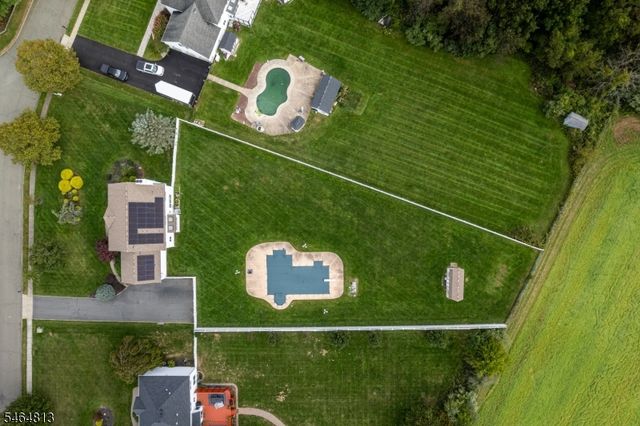 17 Woodcrest Ave, Mount Olive Twp., NJ 07828