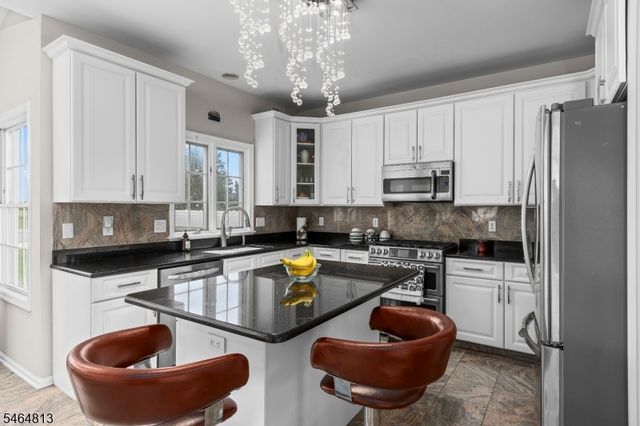 17 Woodcrest Ave, Mount Olive Twp., NJ 07828