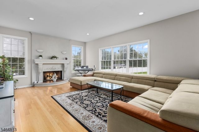 17 Woodcrest Ave, Mount Olive Twp., NJ 07828