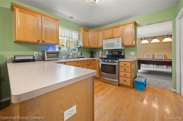 3910 Forest Edge Drive, Commerce Twp, MI 48382