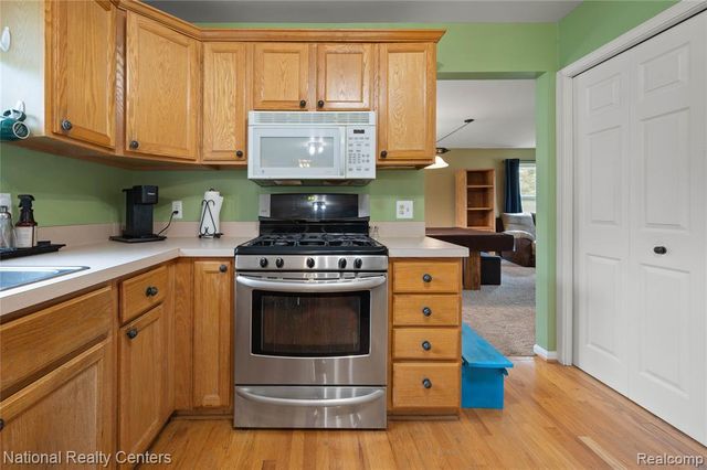 3910 Forest Edge Drive, Commerce Twp, MI 48382