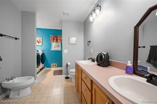 3910 Forest Edge Drive, Commerce Twp, MI 48382