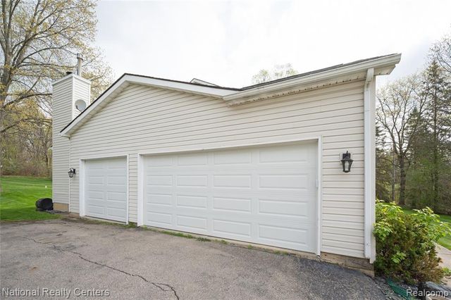3910 Forest Edge Drive, Commerce Twp, MI 48382