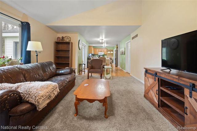 3910 Forest Edge Drive, Commerce Twp, MI 48382