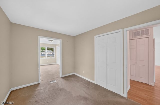 6 Concord Dr, Franklin Twp., NJ 08873
