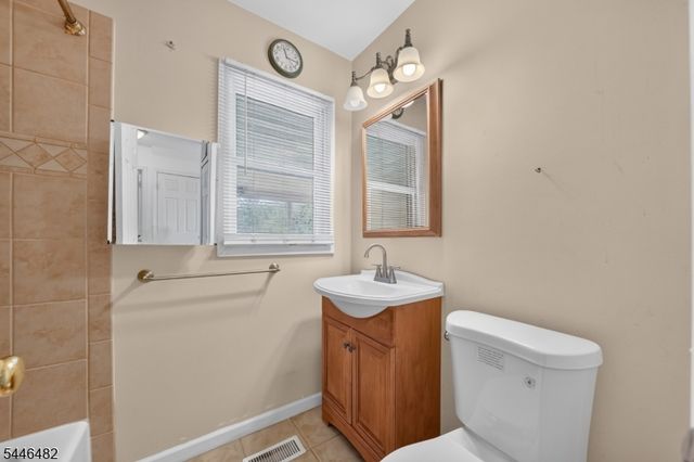 6 Concord Dr, Franklin Twp., NJ 08873