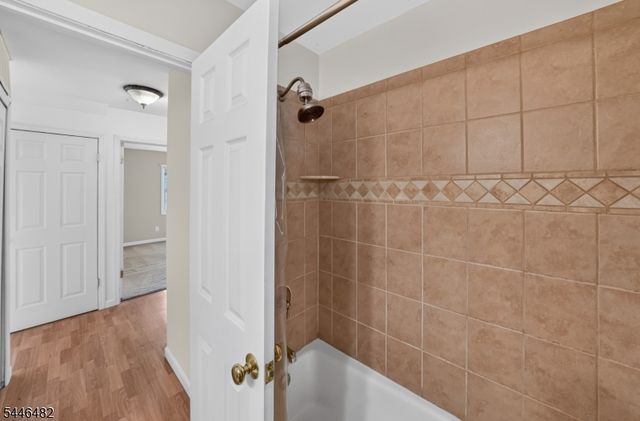 6 Concord Dr, Franklin Twp., NJ 08873