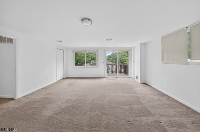 6 Concord Dr, Franklin Twp., NJ 08873