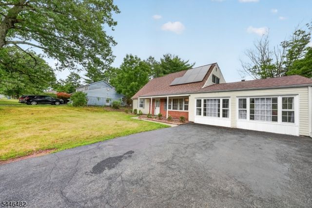 6 Concord Dr, Franklin Twp., NJ 08873