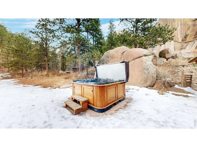 14142 N Saint Vrain Dr, Lyons, CO 80540