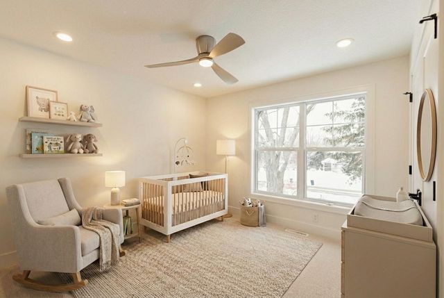2816 Oxford Street N, Roseville, MN 55126