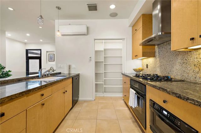 3009 Ocean Front Walk, Venice, CA 90291