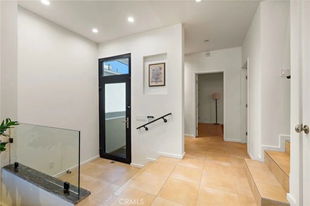 3009 Ocean Front Walk, Venice, CA 90291