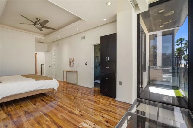3009 Ocean Front Walk, Venice, CA 90291