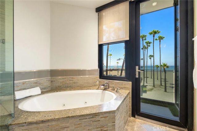 3009 Ocean Front Walk, Venice, CA 90291