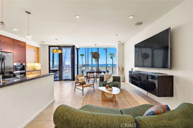3009 Ocean Front Walk, Venice, CA 90291