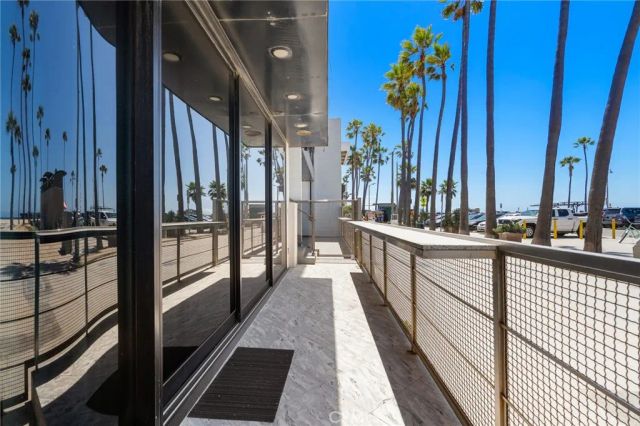 3009 Ocean Front Walk, Venice, CA 90291