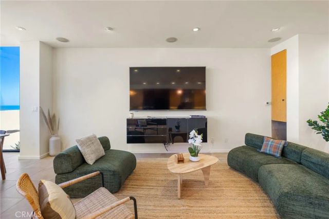 3009 Ocean Front Walk, Venice, CA 90291