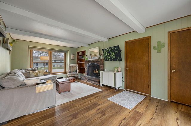 1000 School DRIVE, Waukesha, WI 53189