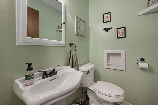 1000 School DRIVE, Waukesha, WI 53189