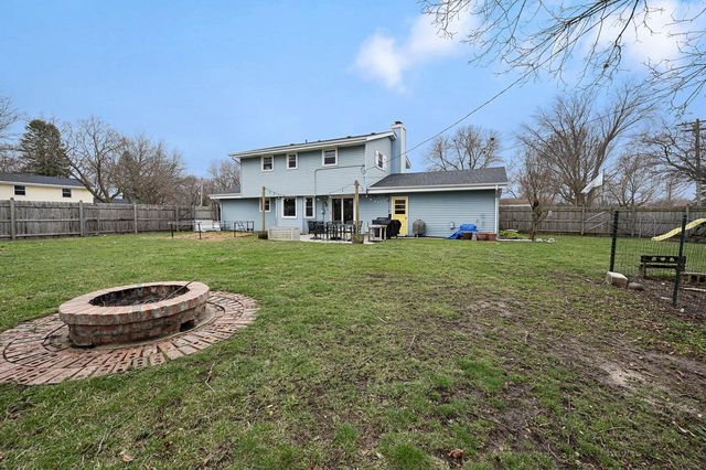 1000 School DRIVE, Waukesha, WI 53189