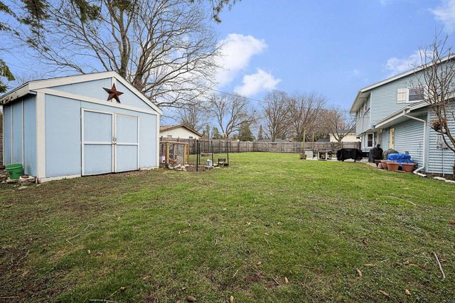 1000 School DRIVE, Waukesha, WI 53189