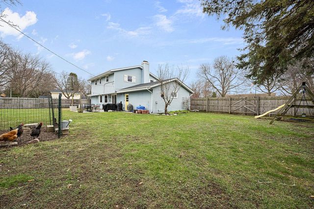 1000 School DRIVE, Waukesha, WI 53189