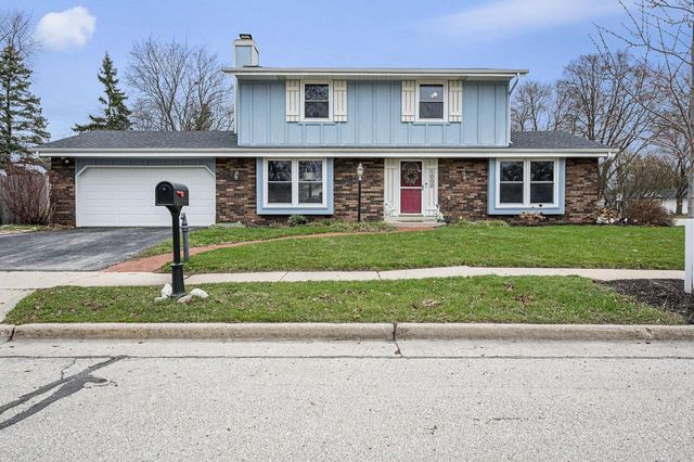 1000 School DRIVE, Waukesha, WI 53189