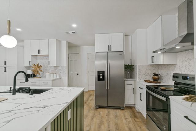 2704 Parkhaven Drive, Plano, TX 75075
