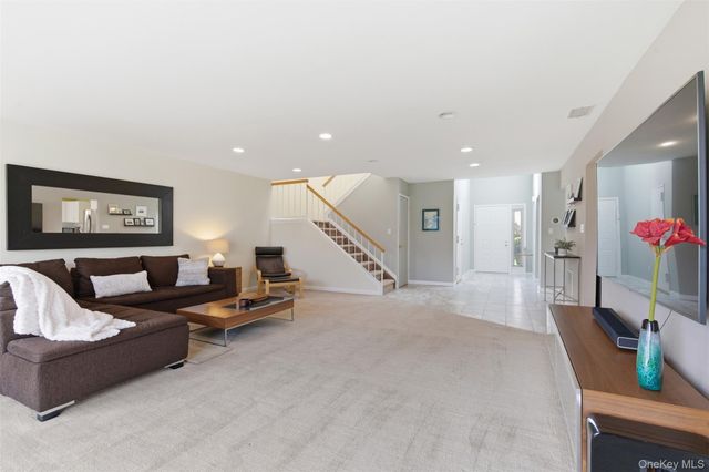 100 Northgate Circle, Melville, NY 11747