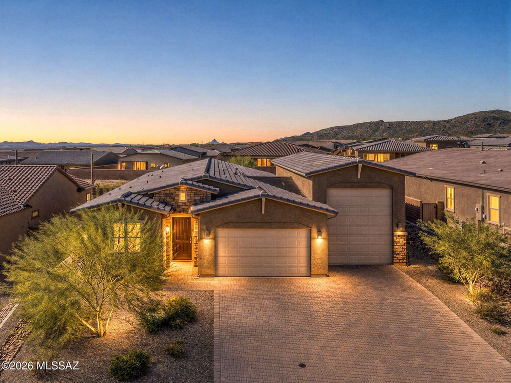 6500 W Antler Bend Place, Marana, AZ 85658